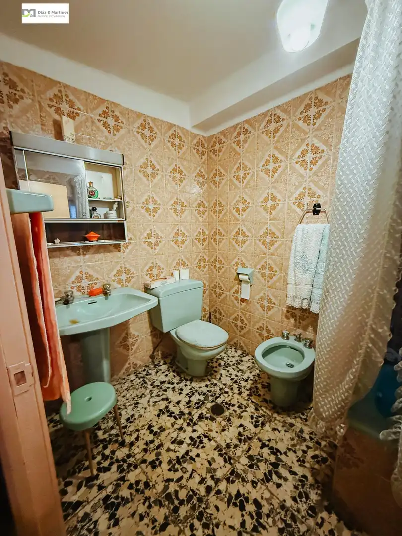 Bathroom of Houses for sale in Cacabelos  with Parquet flooring
