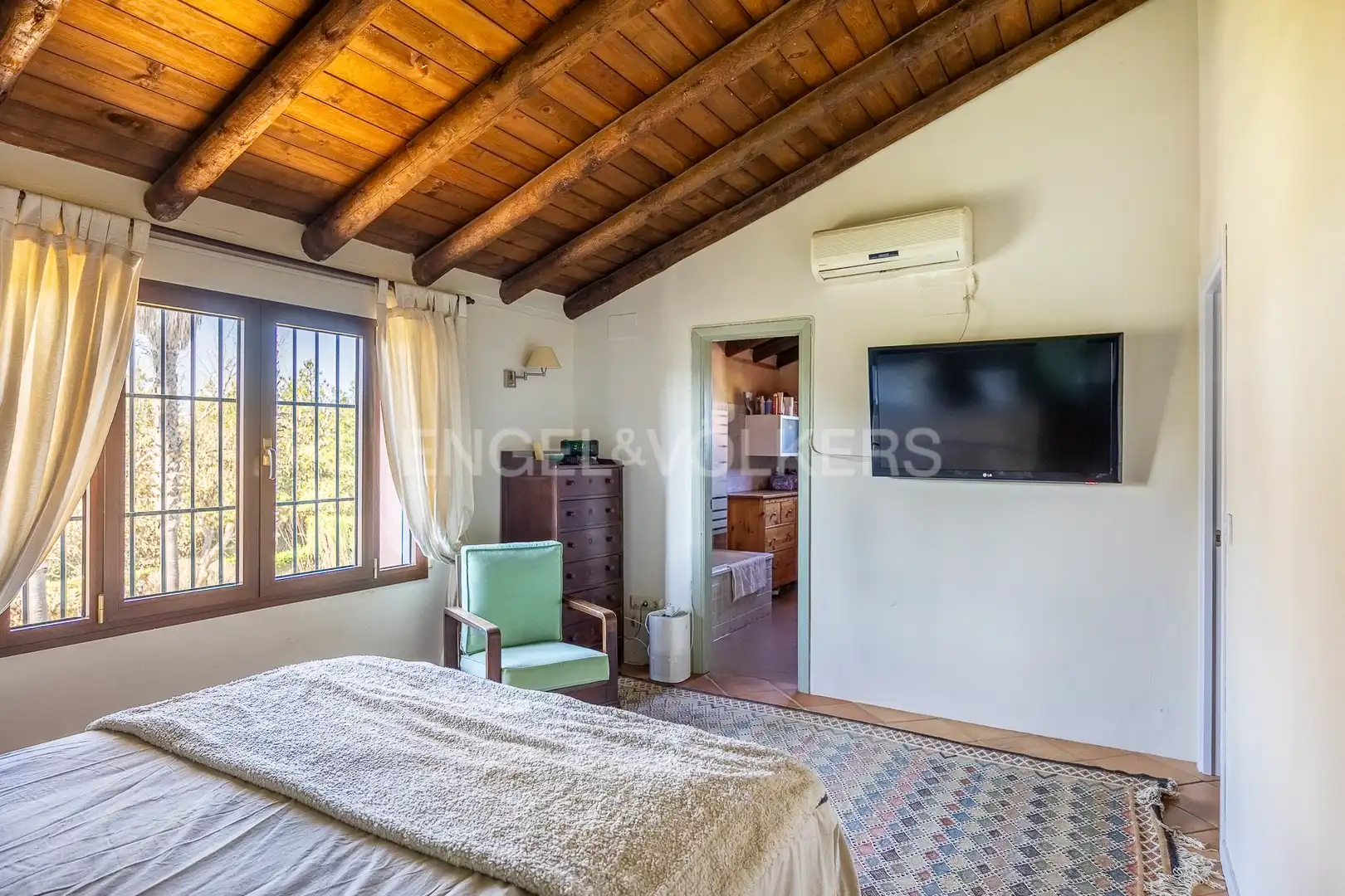 Dormitori de Casa o xalet en venda en Espartinas amb Aire condicionat, Calefacció i Jardí privat