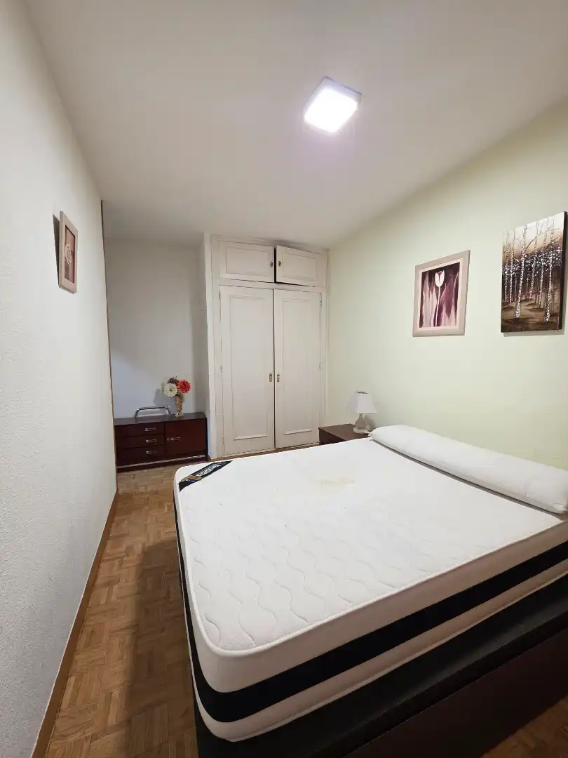 Bedroom of Flat for rent in Madrid  with Air Conditioner, Heating and Parquet flooring