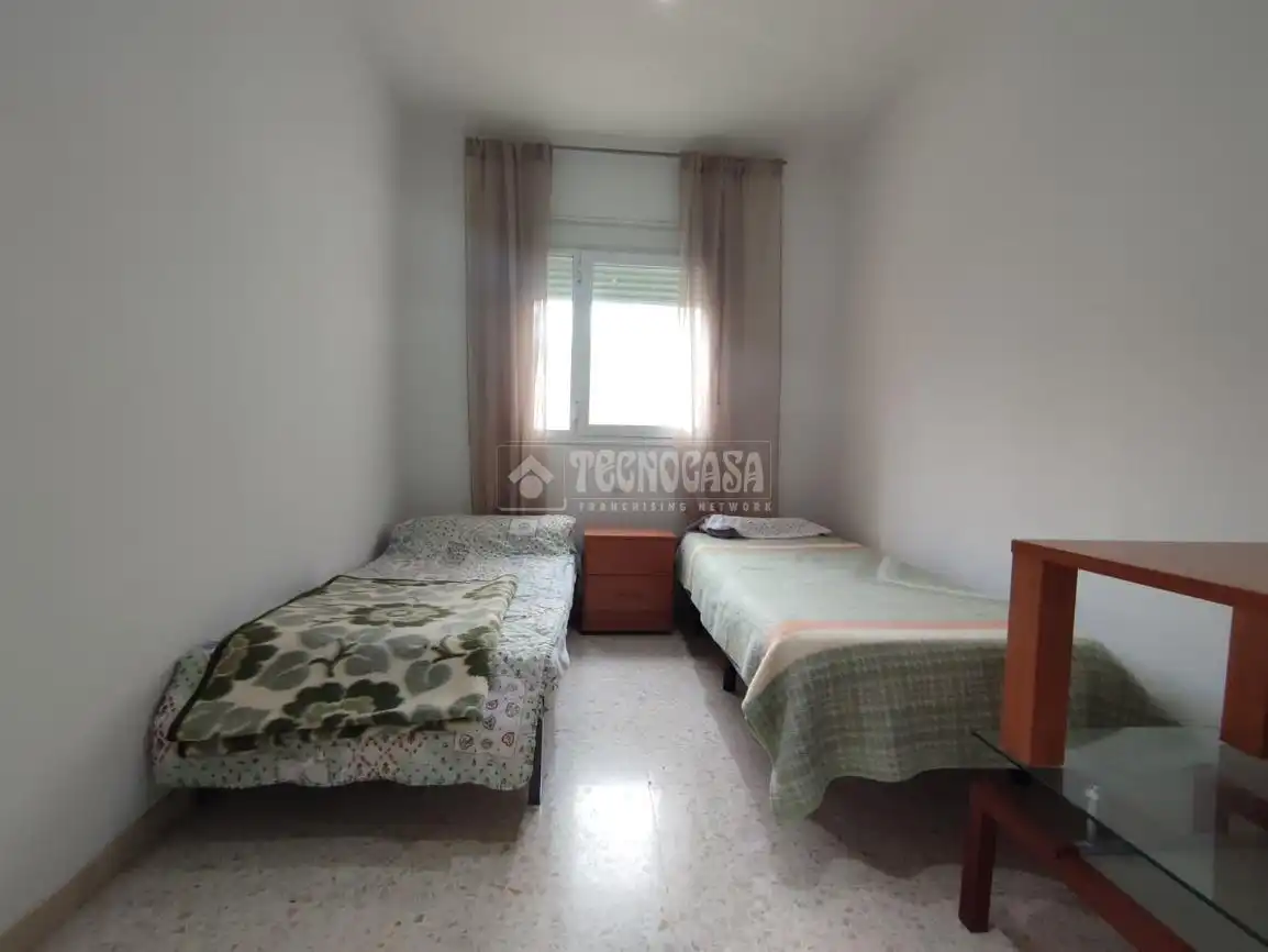 Bedroom of Flat for sale in Sevilla  with Air Conditioner, Terrace and Furnished