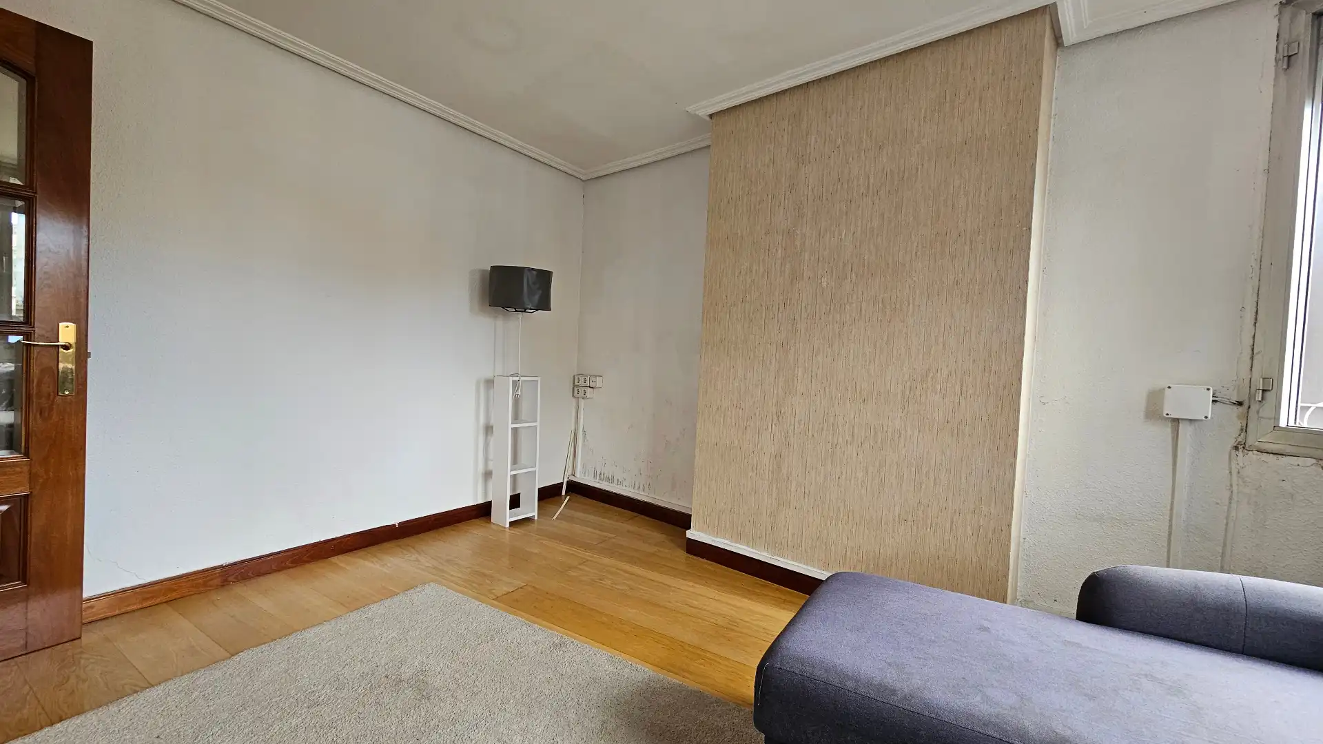 Sala d'estar de Pis en venda en Vitoria - Gasteiz amb Calefacció i Moblat