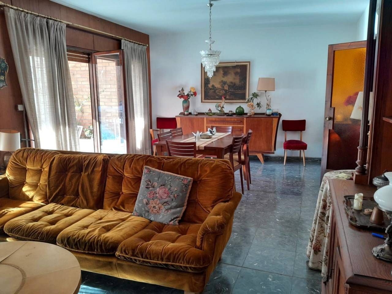 Sala d'estar de Pis en venda en Cornellà de Llobregat amb Balcó
