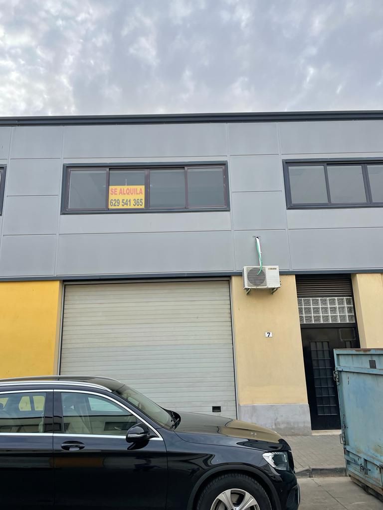Exterior view of Industrial buildings to rent in Dos Hermanas