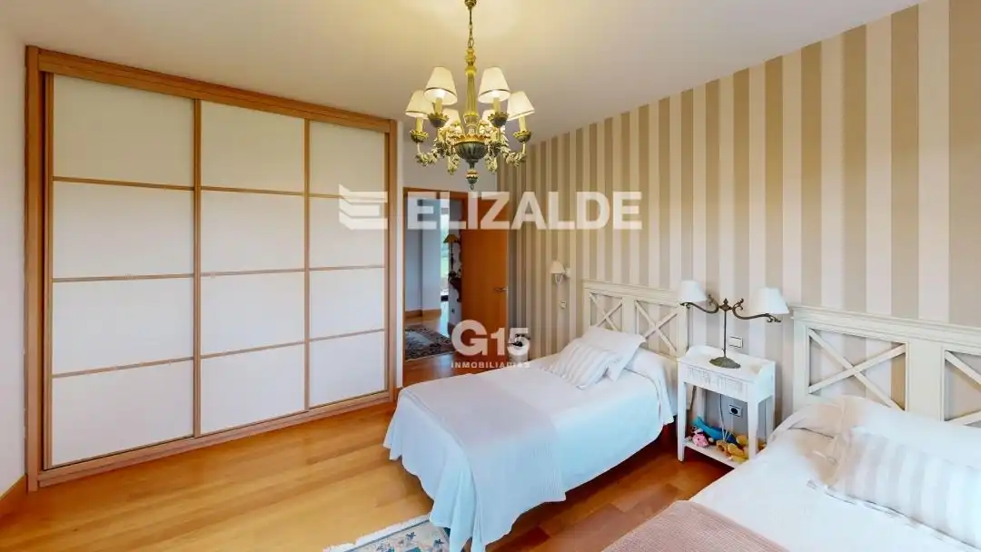 Dormitori de Casa o xalet en venda en Hondarribia amb Calefacció, Jardí privat i Terrassa