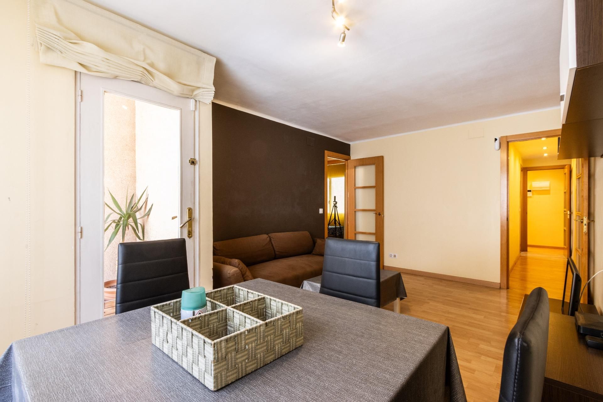 Sala d'estar de Pis en venda en Terrassa amb Calefacció, Parquet i Terrassa