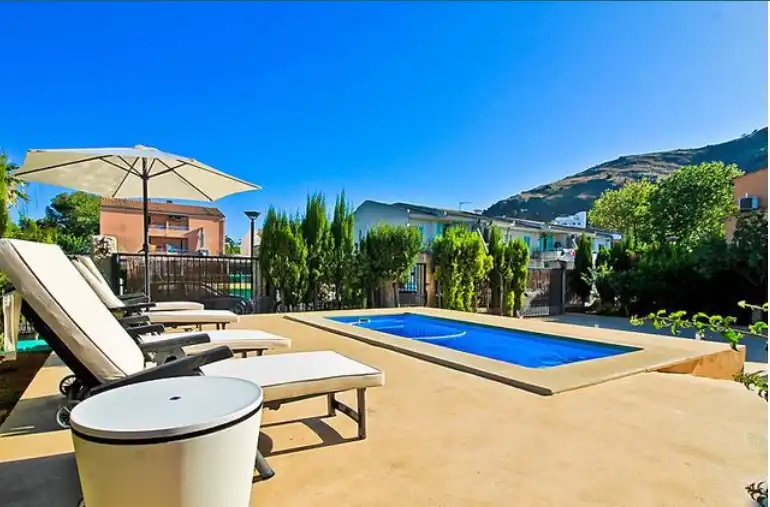 Piscina de Casa o xalet en venda en Alcúdia amb Jardí privat, Terrassa i Moblat