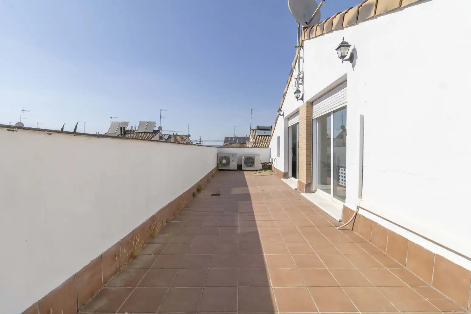 Terraza de Casa adosada en venta en Espartinas con Aire acondicionado, Terraza y Piscina