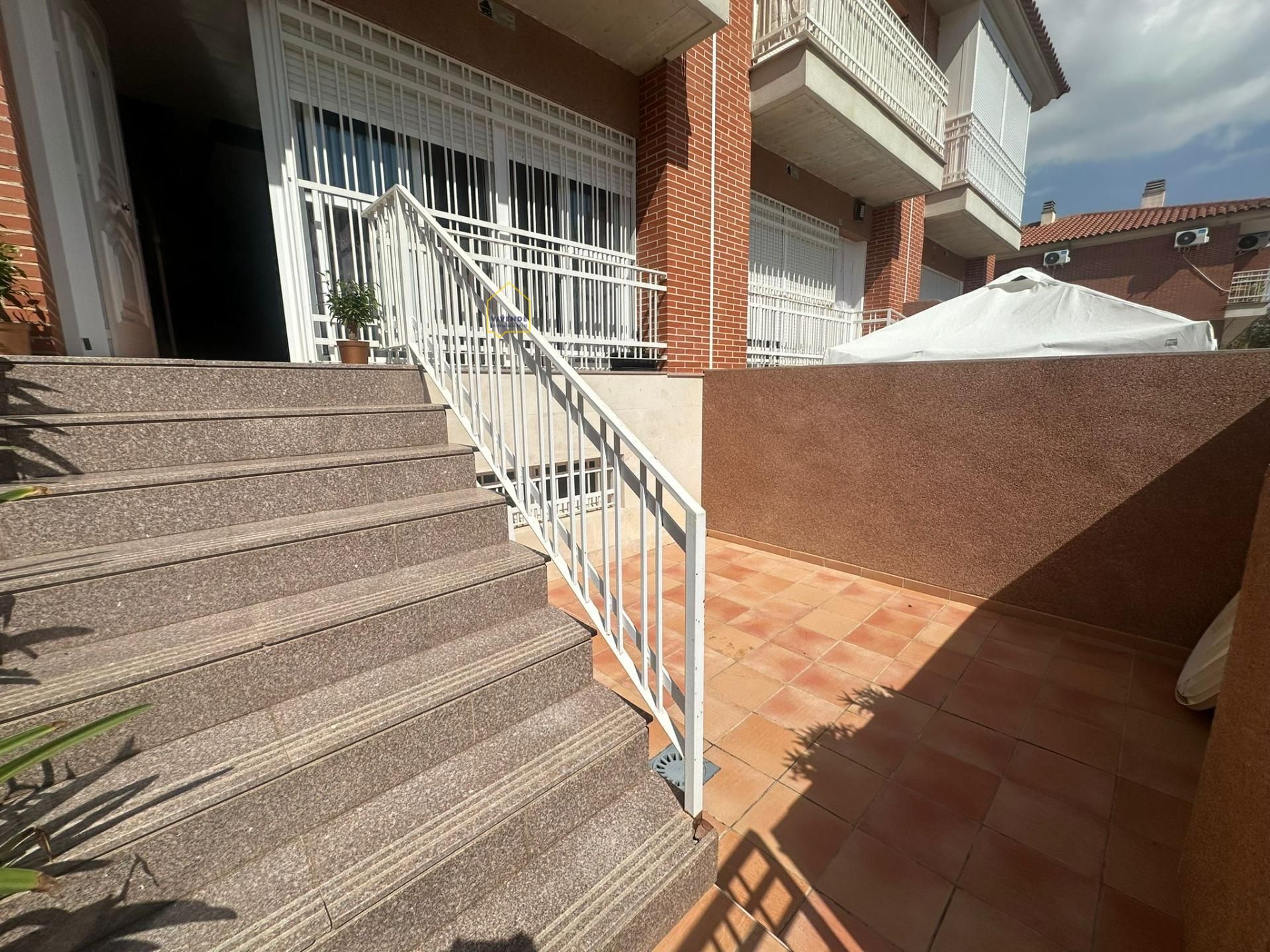 Vista exterior de Casa adosada en venda en Lorca amb Aire condicionat, Calefacció i Jardí privat