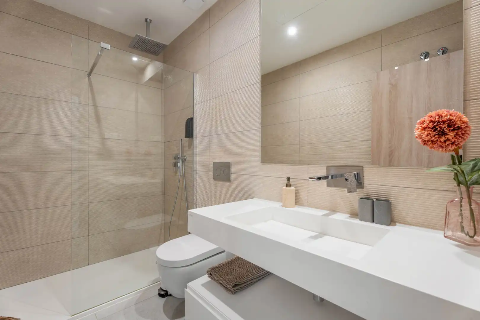 Baño de Ático en venta en Marbella con Aire acondicionado, Jardín privado y Terraza