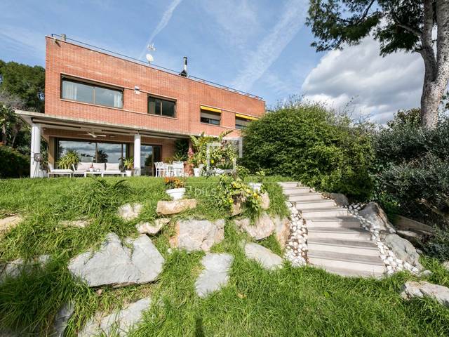 Casa-chalet en Alquiler en Can Roca