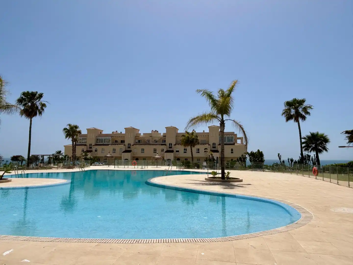 Piscina de Apartament en venda en Mijas amb Aire condicionat, Calefacció i Jardí privat