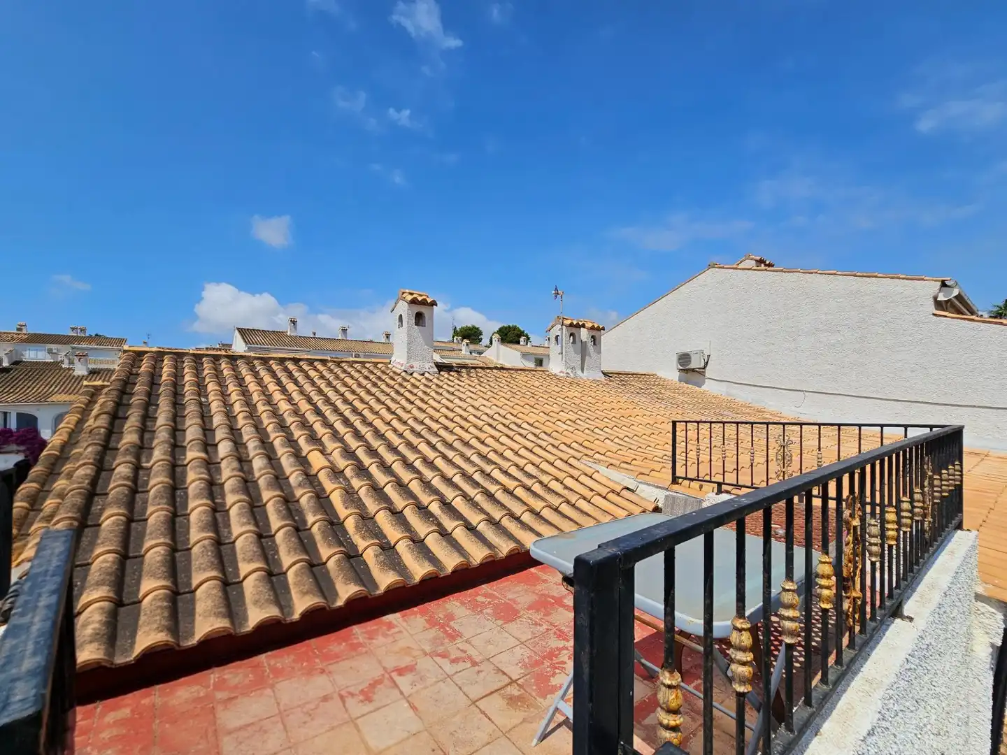 Vista exterior de Casa o xalet en venda en Santa Pola amb Terrassa, Jacuzzi i Piscina comunitària