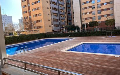 Piscina de Planta baixa en venda en Barberà del Vallès amb Aire condicionat, Terrassa i Balcó