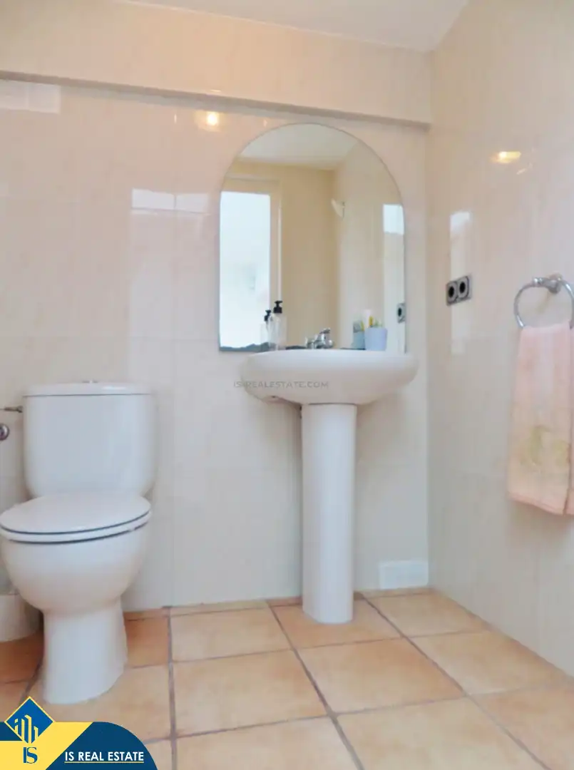 Bathroom of Houses for sale in Alicante / Alacant  with Terrace, Swimming Pool and Furnished