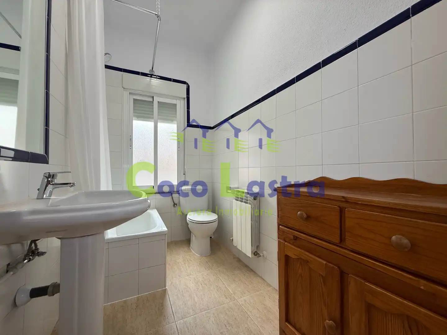 Badezimmer von Wohnung zur Miete in Salamanca mit Heizung, Privatgarten und Parkett