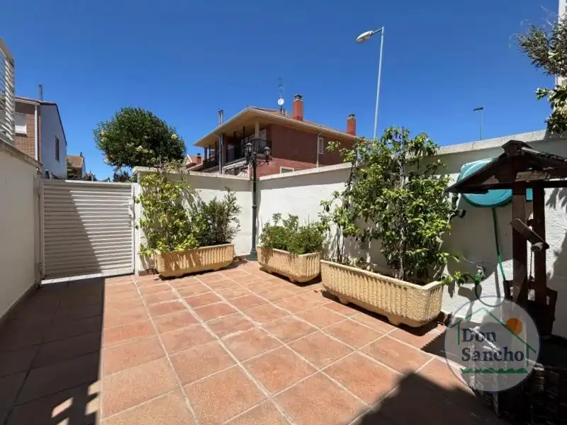 Jardín de Casa adosada en venta en Cabezón de Pisuerga con Calefacción, Jardín privado y Terraza