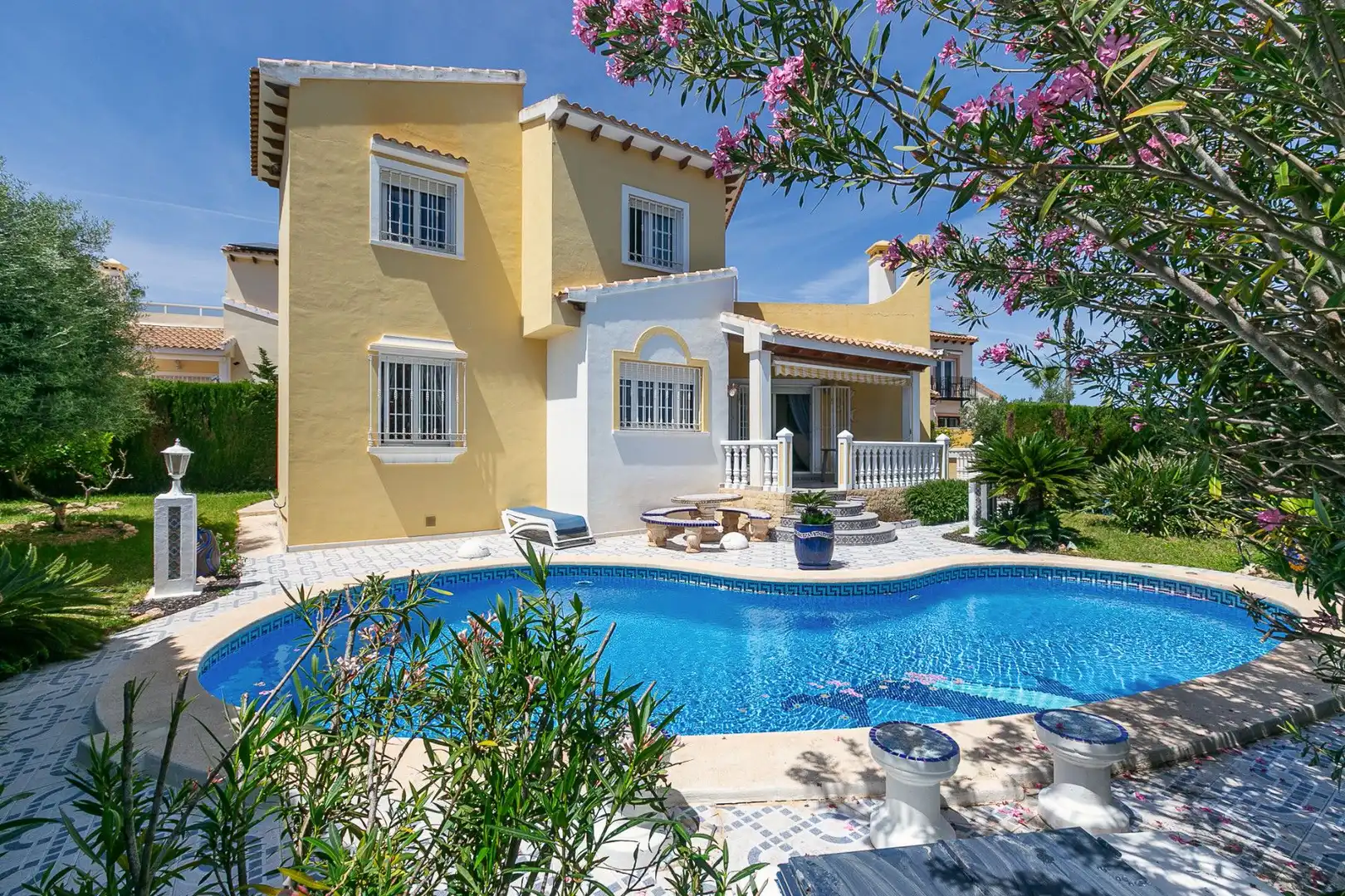 Chalet con piscina en venta en Calle canal de panama, imagen 4