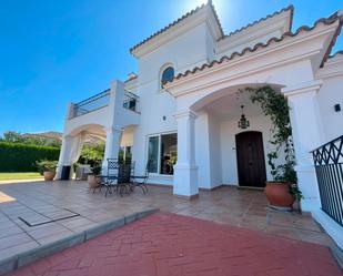 Vista exterior de Casa o xalet en venda en Arcos de la Frontera amb Aire condicionat, Jardí privat i Terrassa