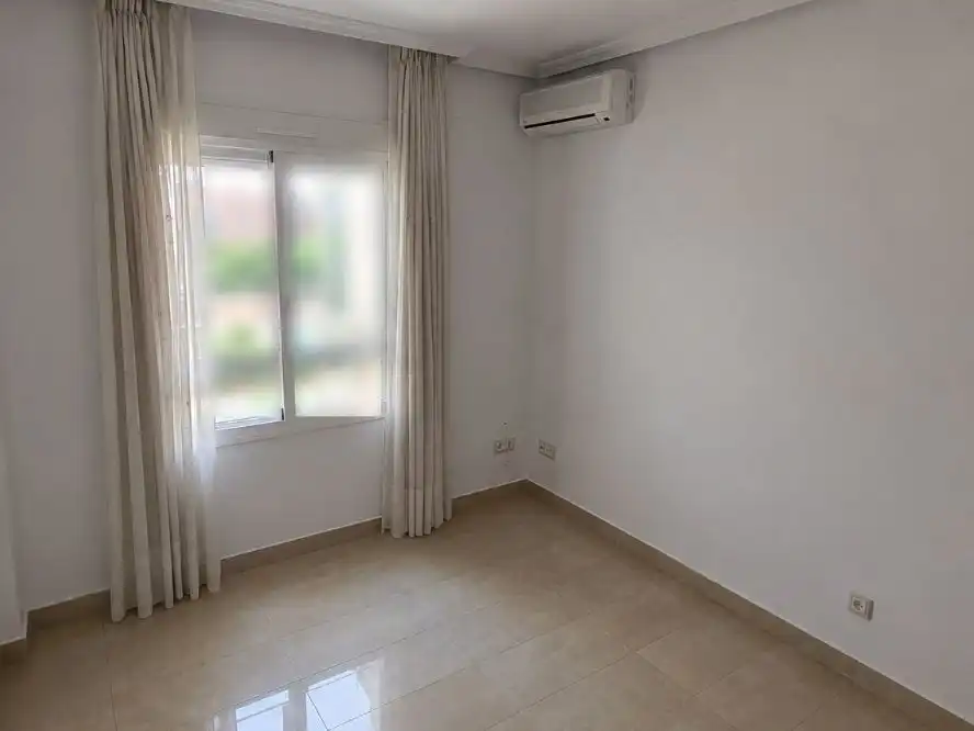 Habitación de Piso en venta en Alcorcón con Aire acondicionado y Terraza