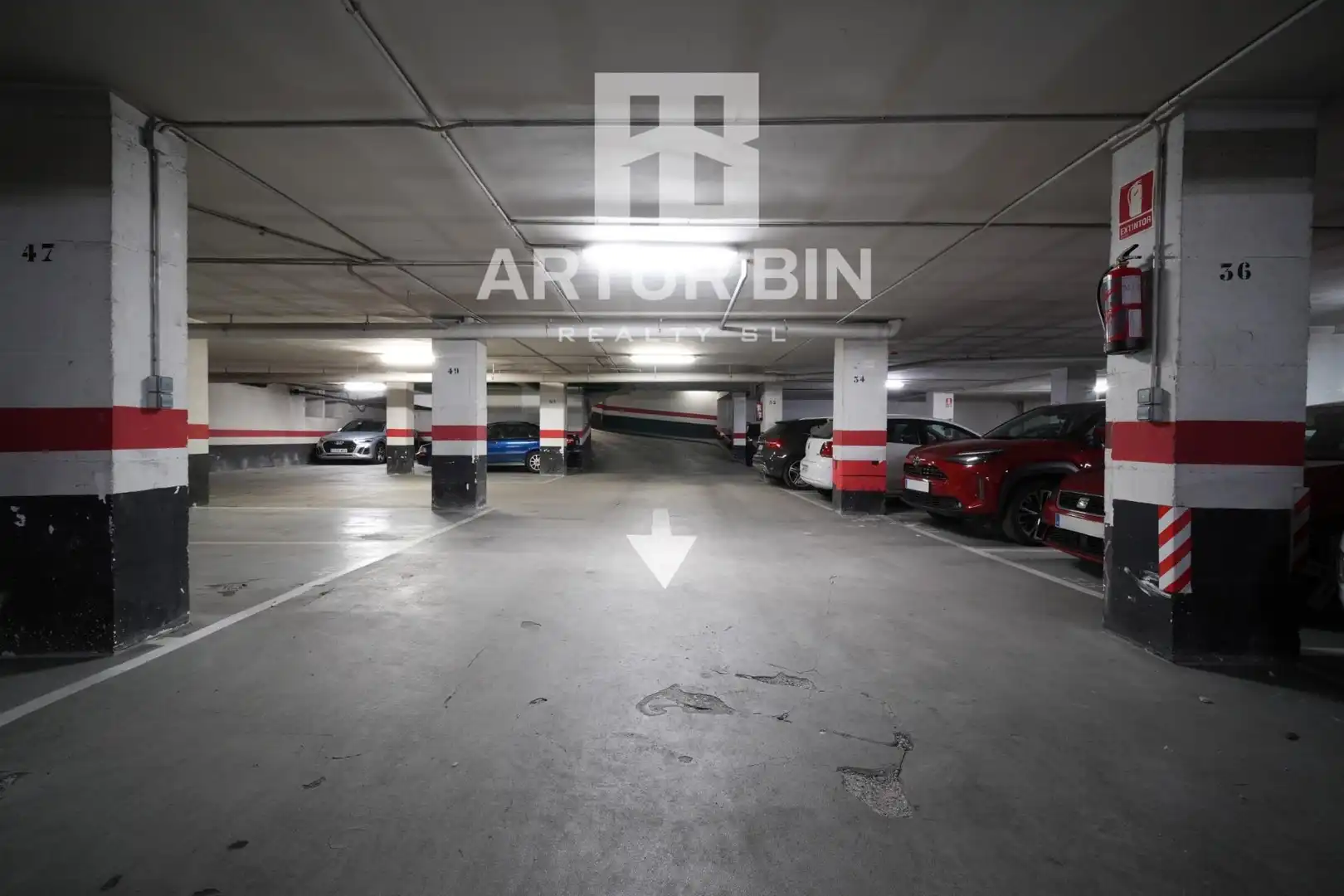 Aparcament de Apartament de lloguer en Valencia amb Aire condicionat