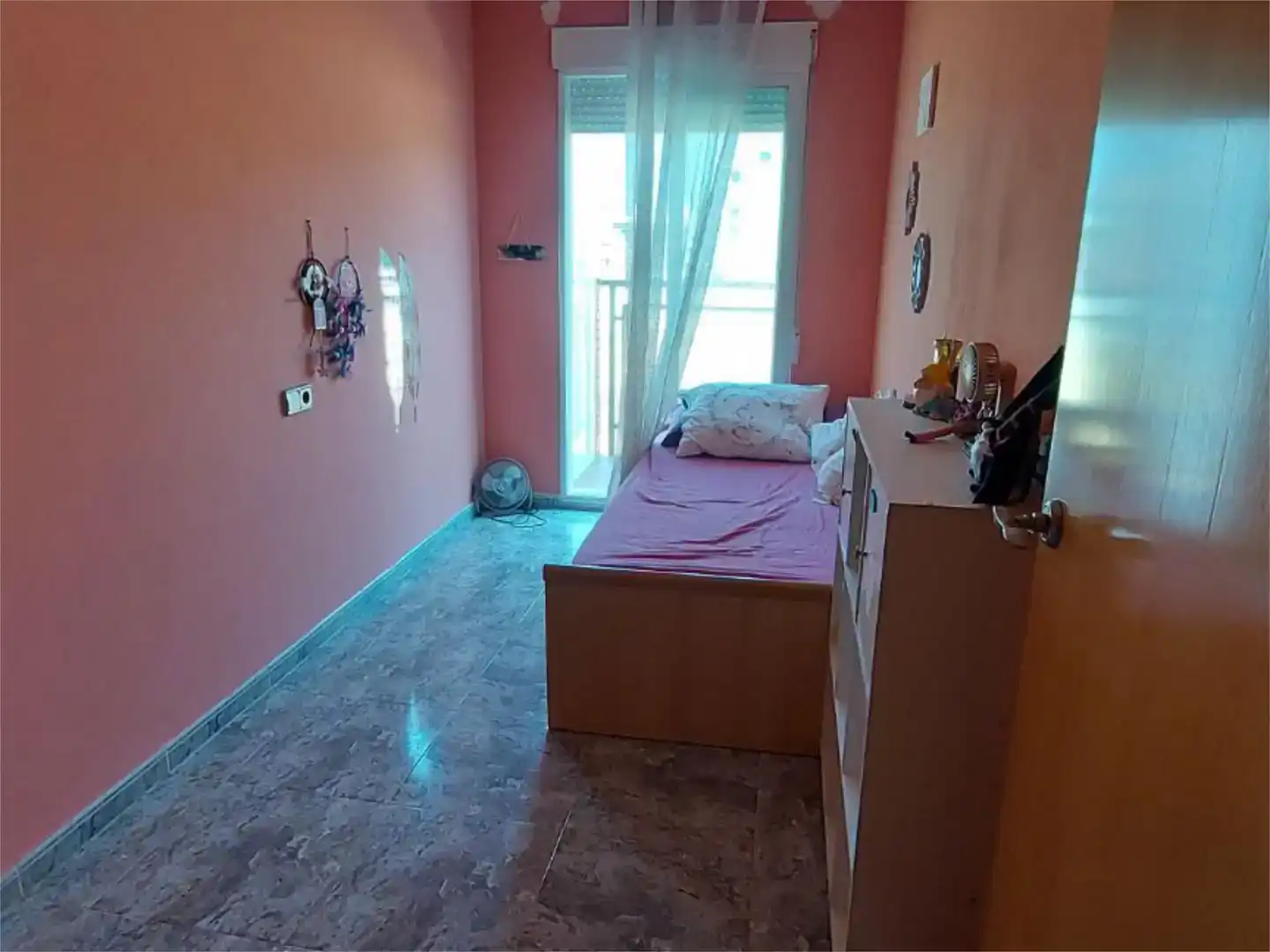 Dormitori de Apartament per a compartir en Dénia amb Aire condicionat, Jardí privat i Piscina