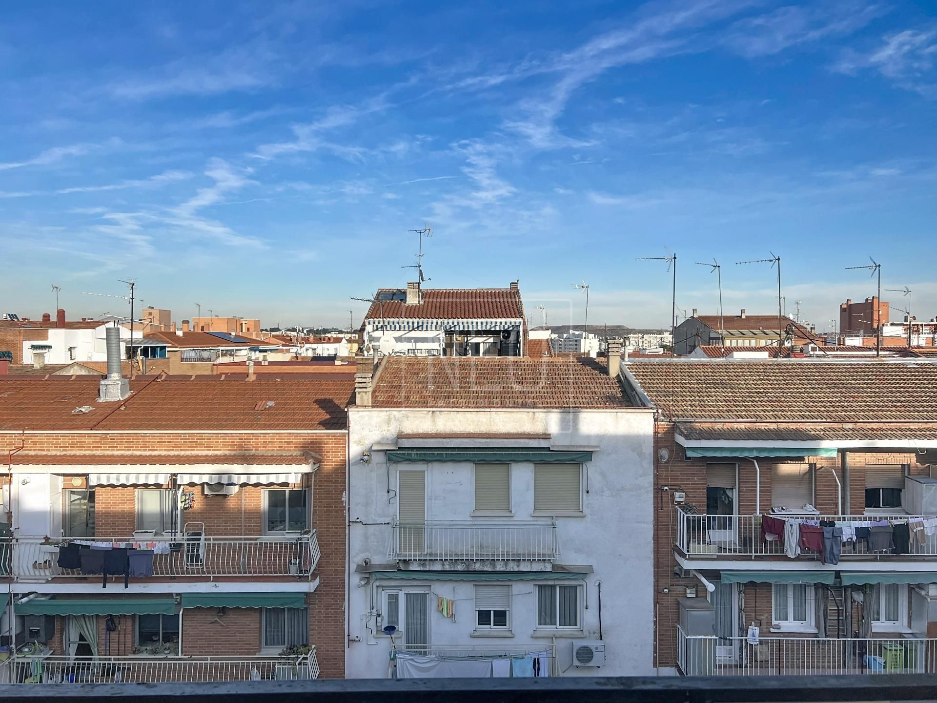 Vista exterior de Piso en venta en  Madrid Capital con Terraza y Balcón