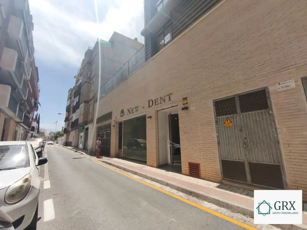 Flat for rent in Granada  with Air Conditioner, Heating and Storage room
