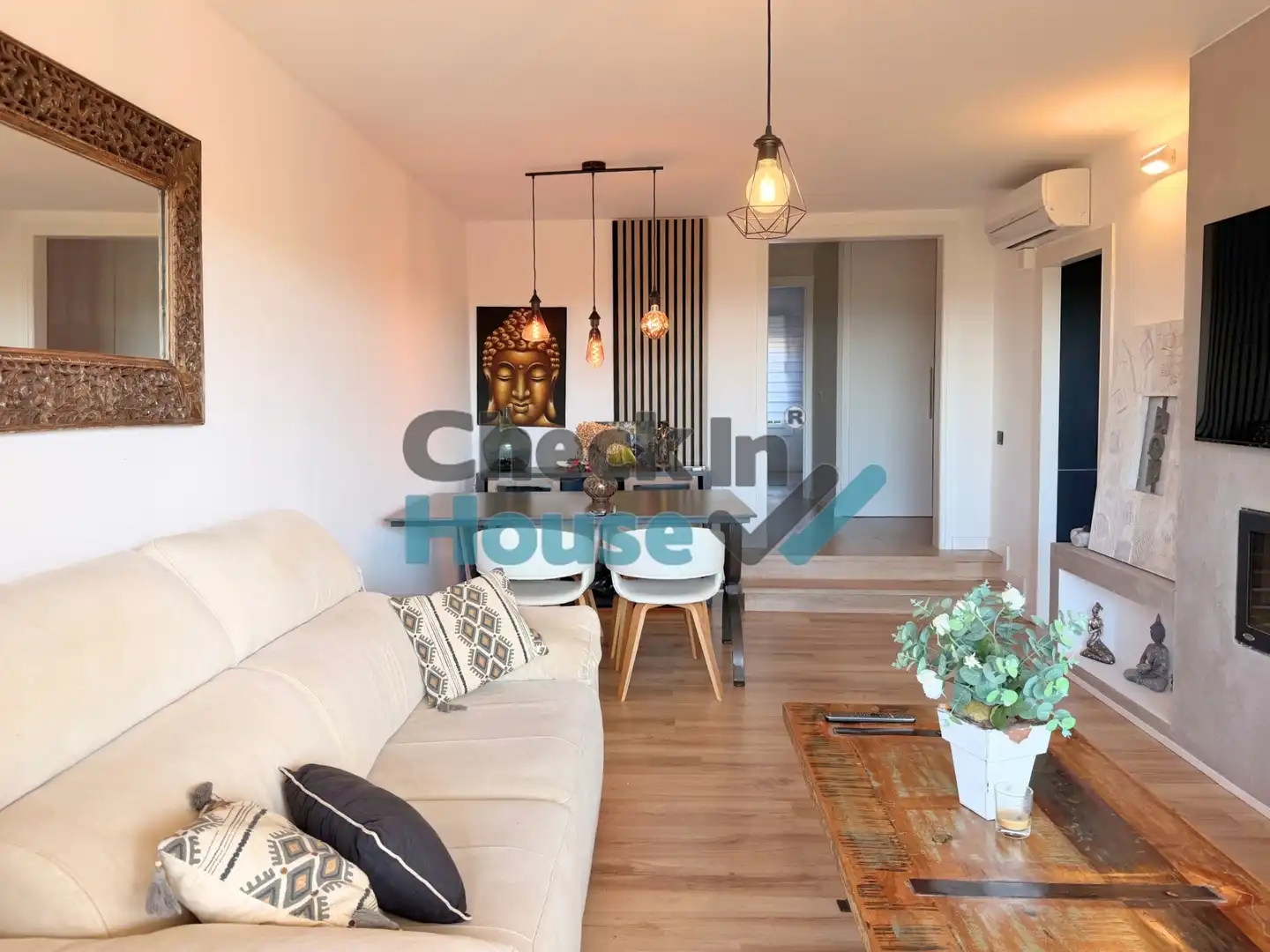 Sala de estar de Planta baja en venta en Castell d'Aro, Platja d'Aro i s'Agaró con Aire acondicionado, Jardín privado y Trastero
