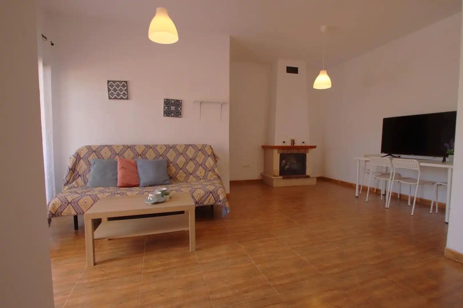 Sala d'estar de Pis en venda en Sorbas amb Aire condicionat, Jardí privat i Terrassa