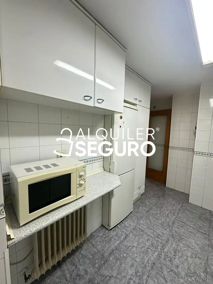 Küche von Wohnung zur Miete in Madrid mit Heizung, Schwimmbad und Möbliert