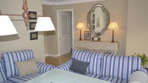 Foto 4 de Apartamento de alquiler en Ricardo Soriano, Málaga