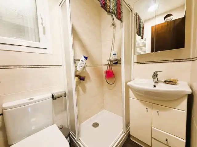 Bathroom of Flat for sale in Barcelona  with Heating