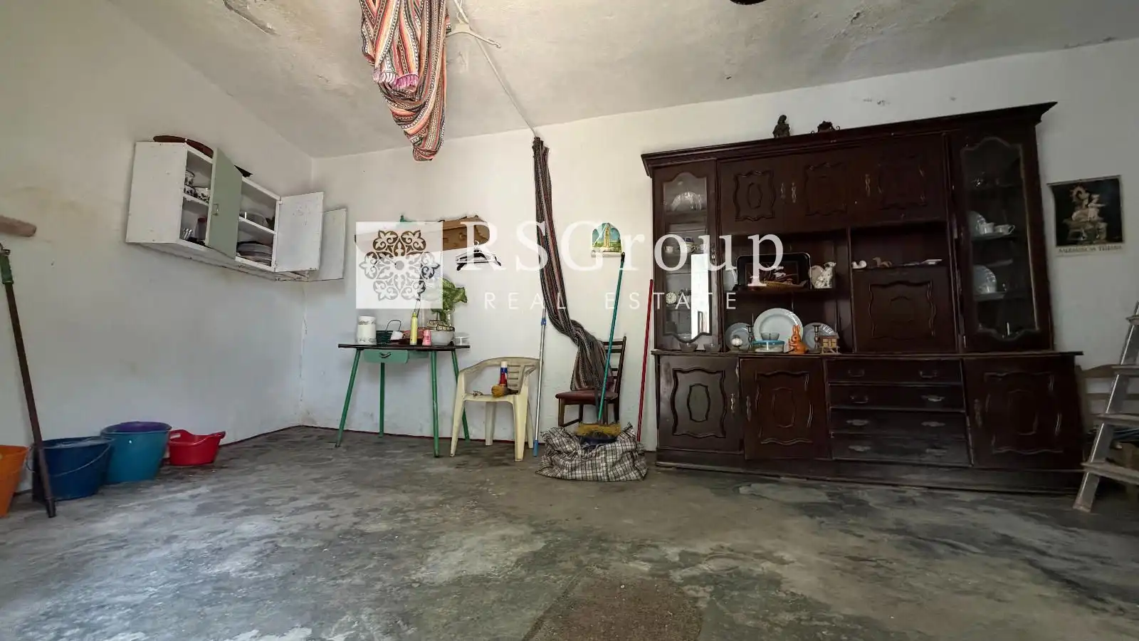 Houses for sale in Cala  with Storage room