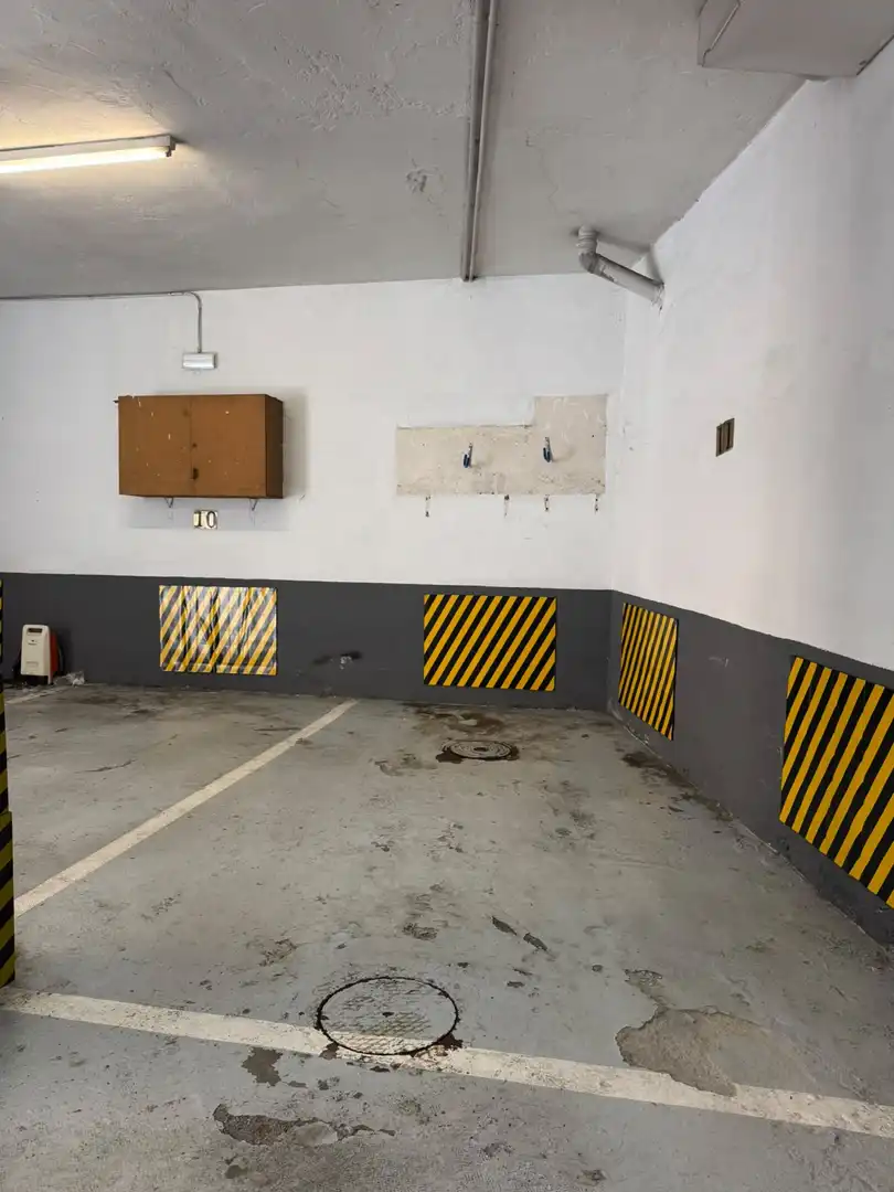 Parkplatz von Garage zur Miete in Barakaldo 