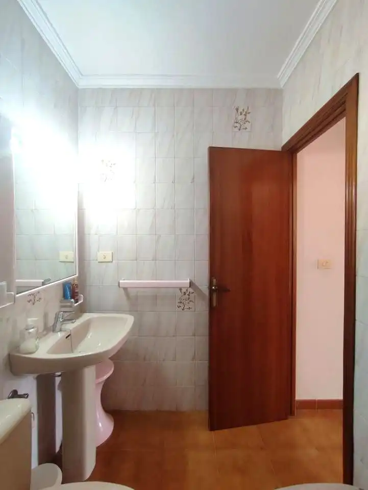Bany de Casa o xalet en venda en San Pedro del Pinatar amb Aire condicionat, Jardí privat i Terrassa