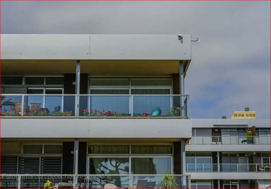 Außenansicht von Wohnung zum Verkauf in Manilva mit Klimaanlage, Heizung und Privatgarten