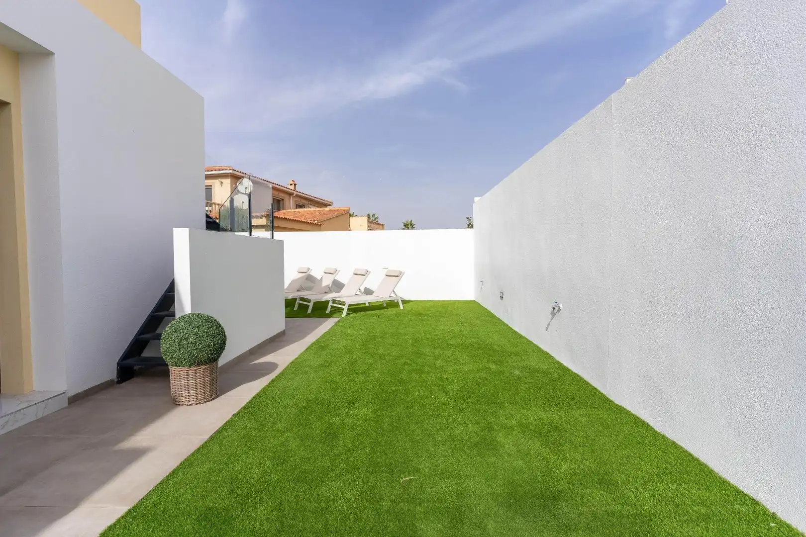 Terrassa de Casa o xalet en venda en Torrevieja amb Aire condicionat, Calefacció i Jardí privat