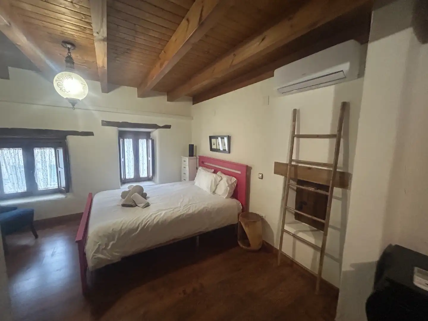 Dormitori de Casa adosada en venda en Bahabón amb Aire condicionat, Calefacció i Moblat