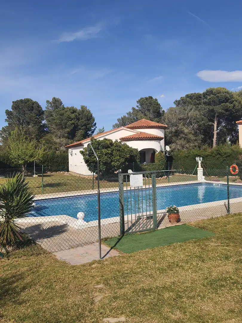 Piscina de Edifici en venda en Mont-roig del Camp