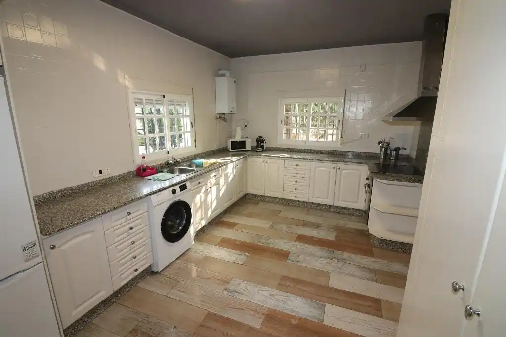 Casa rústica amb piscina en venda a Avinguda Bolot, imagen 22