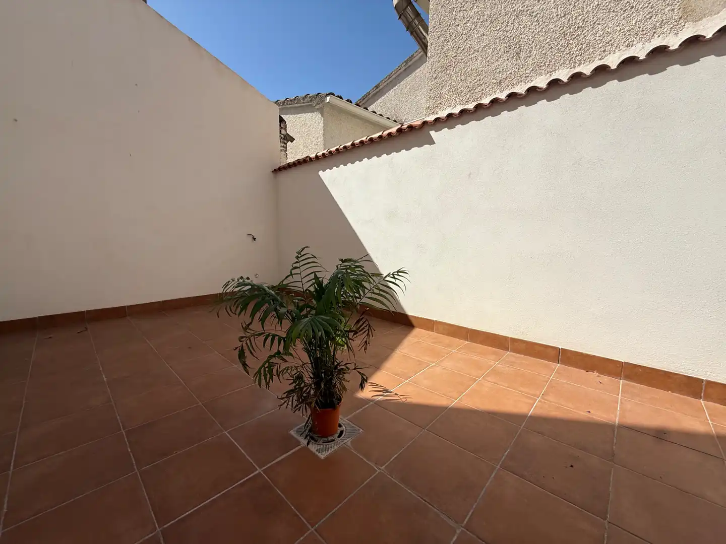 Terrasse von Einfamilien-Reihenhaus zum Verkauf in Las Ventas de Retamosa mit Klimaanlage, Heizung und Terrasse