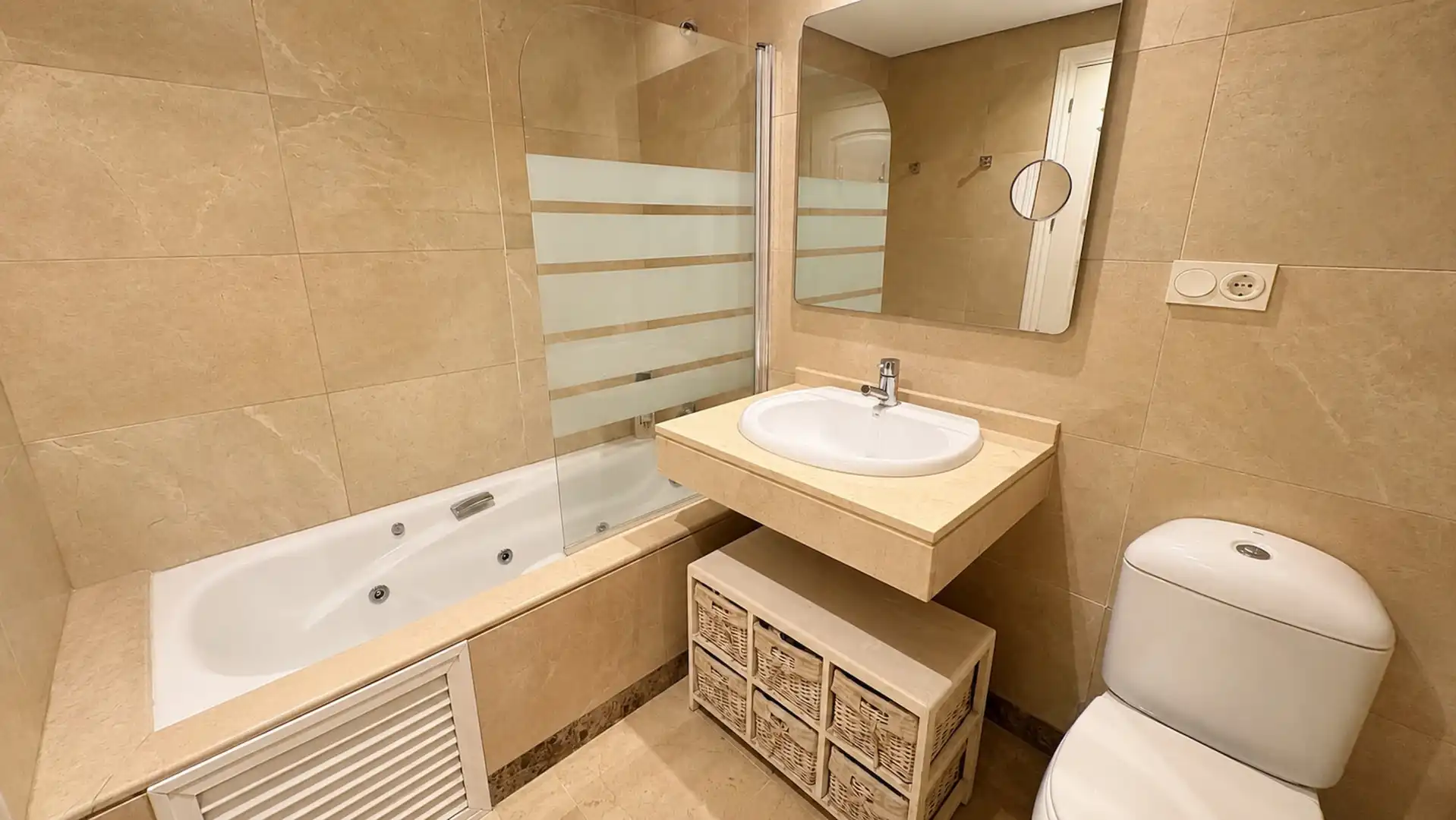 Baño de Planta baja en venta en Manilva con Aire acondicionado, Terraza y Amueblado