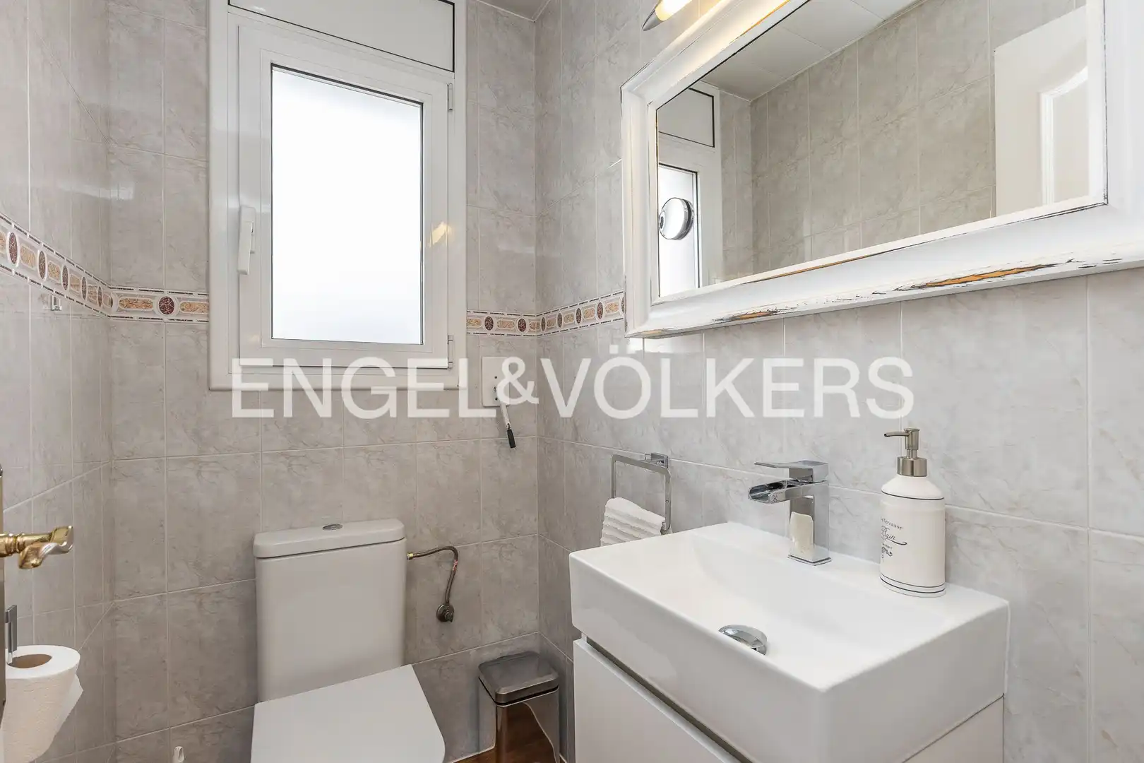 Baño de Casa o chalet en venta en Castellar del Vallès con Aire acondicionado, Calefacción y Jardín privado