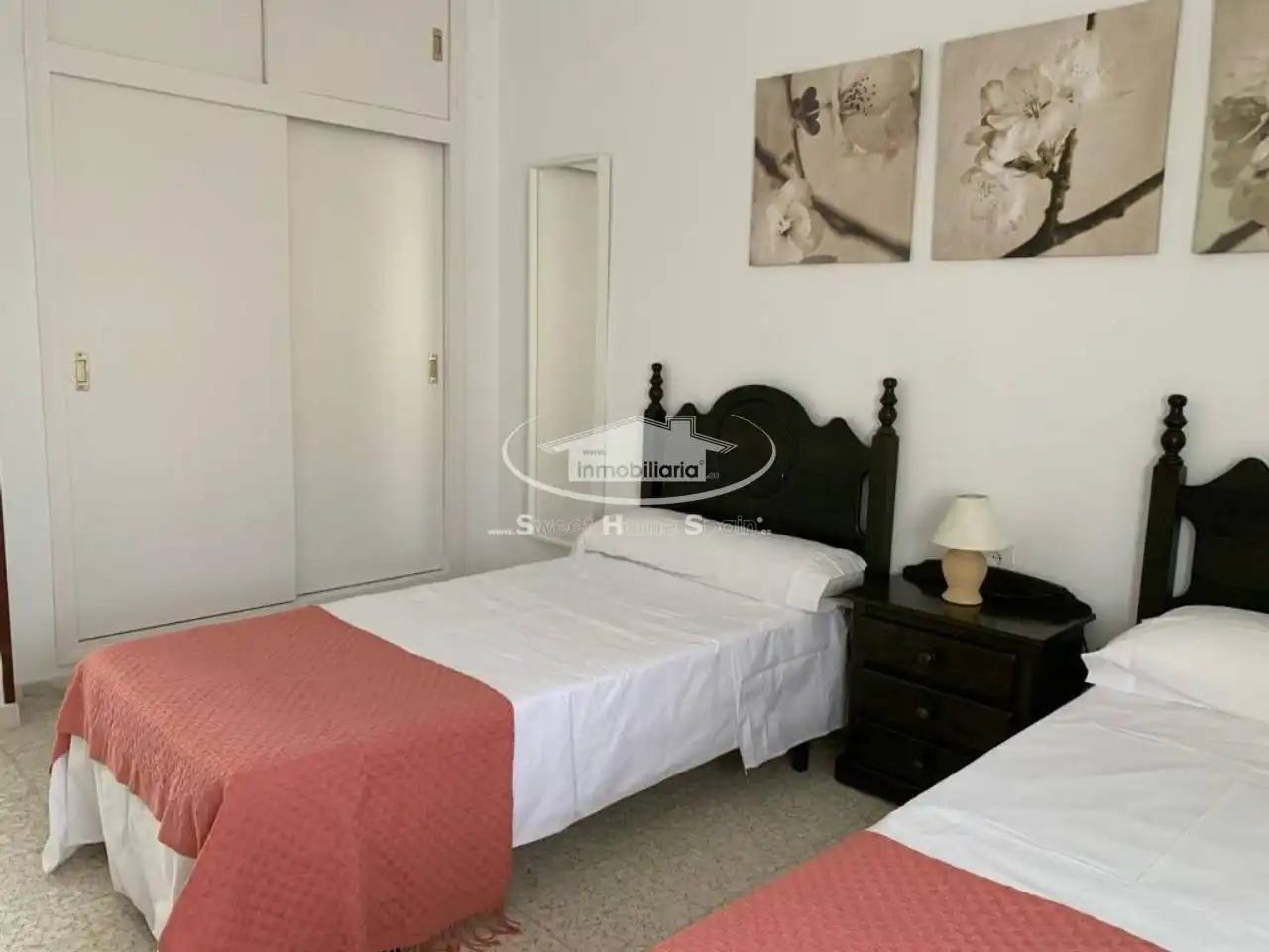 Dormitori de Casa adosada en venda en Sanlúcar de Barrameda amb Aire condicionat, Terrassa i Moblat