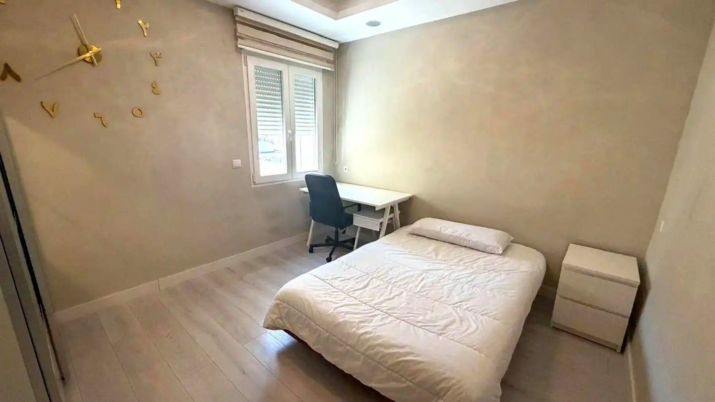 Habitación de Piso en venta en  Logroño con Calefacción y Amueblado