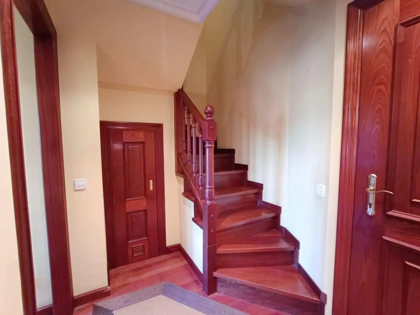 Flat for sale in N/A, Nava