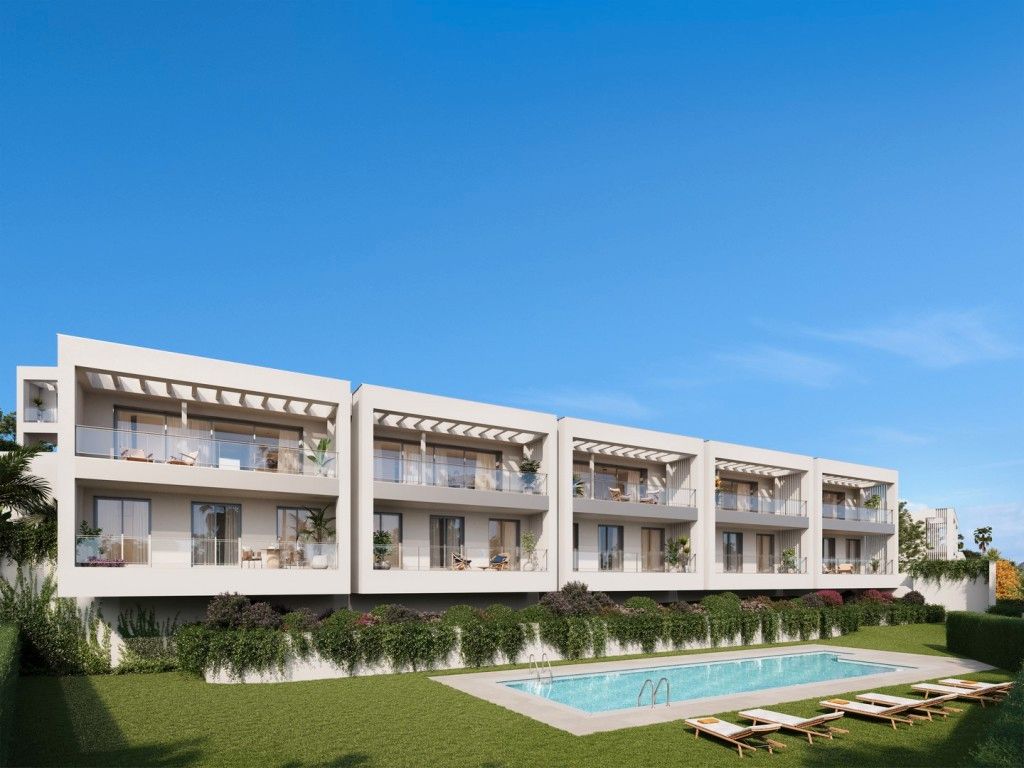 Vista exterior de Casa adosada en venda en Marbella amb Aire condicionat, Calefacció i Jardí privat