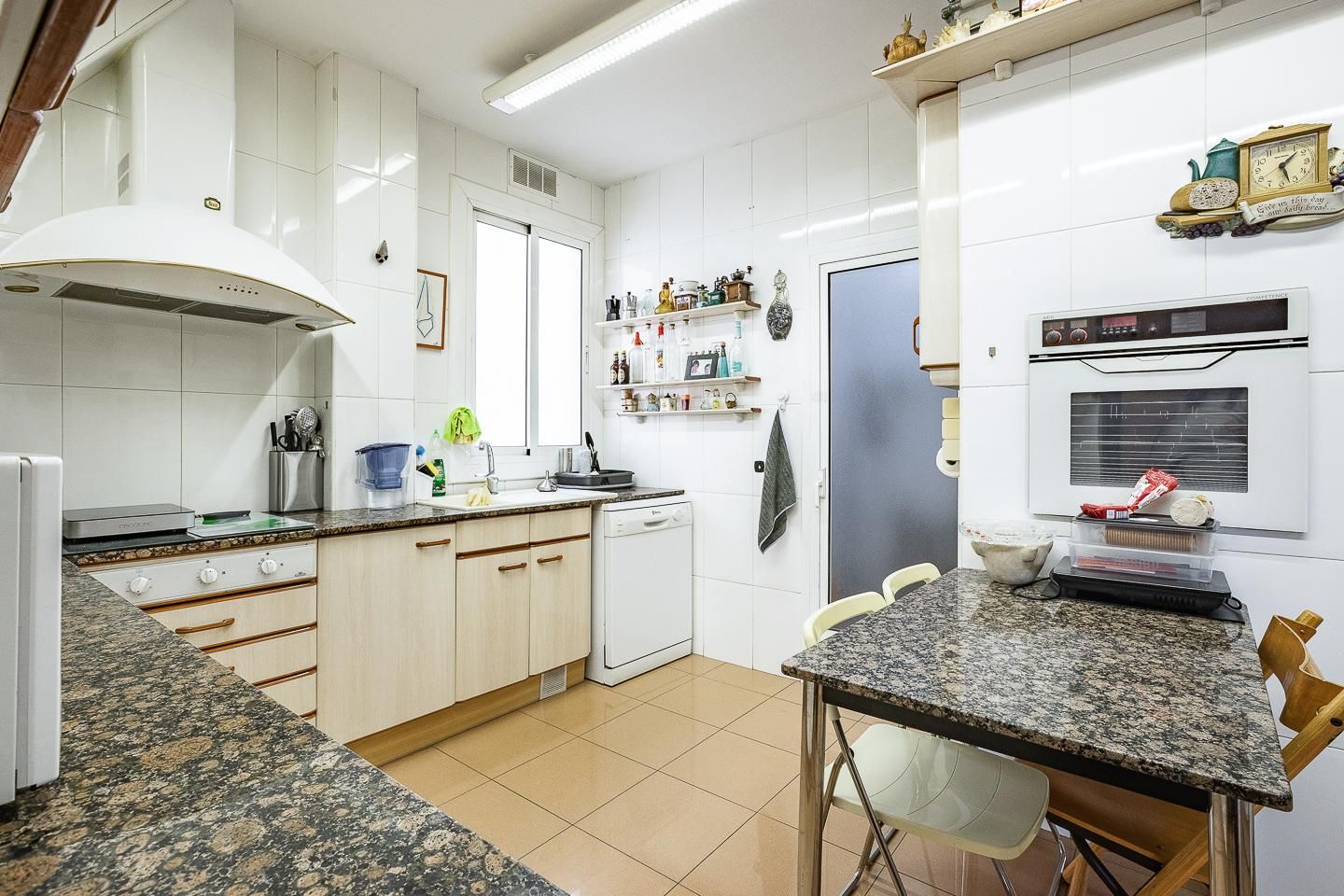 Kitchen of Flat for sale in  Barcelona Capital  with Air Conditioner, Heating and Terrace