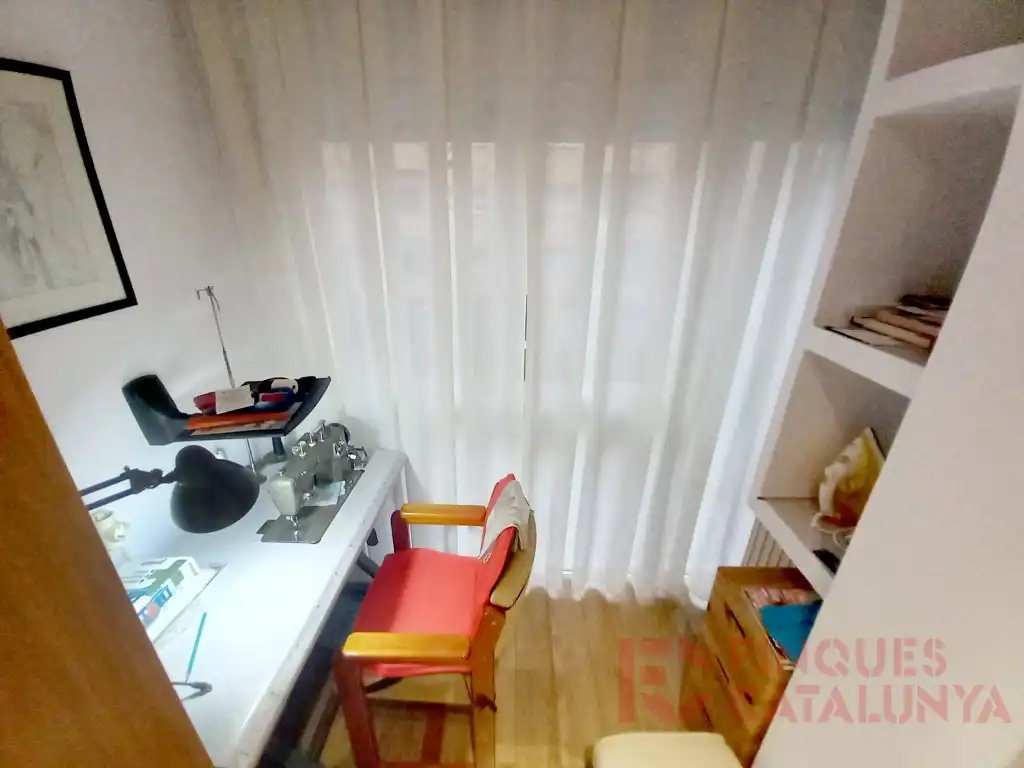 Dormitori de Pis en venda en Girona