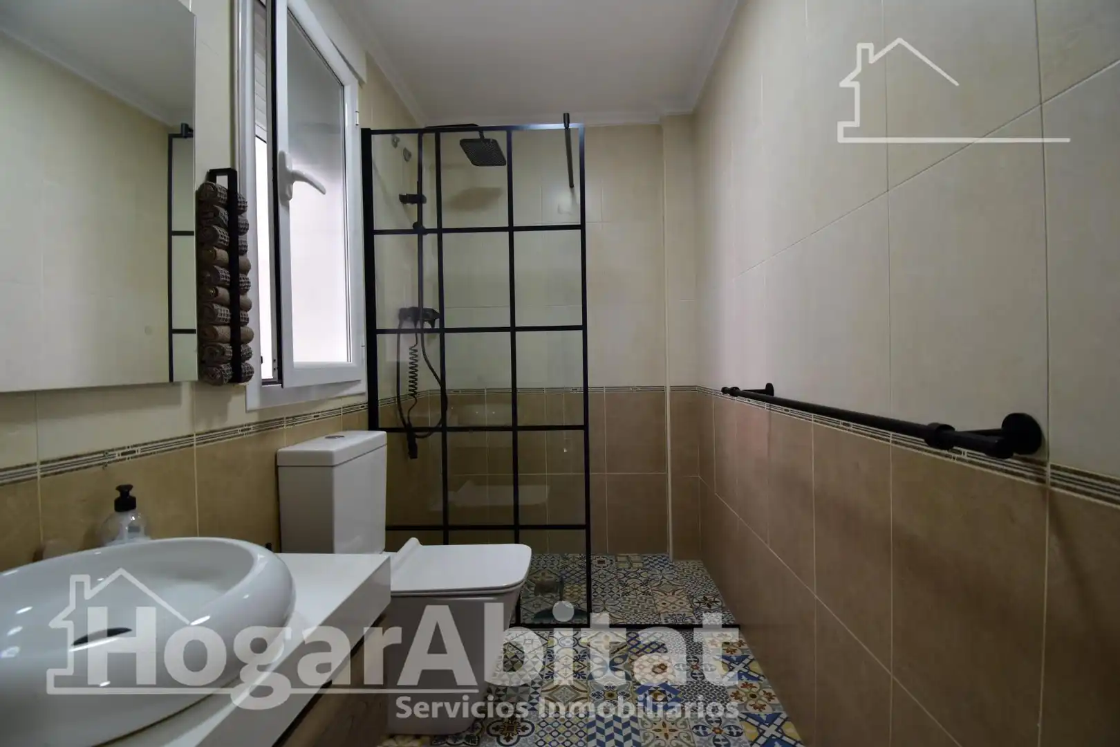 Baño de Casa adosada en venta en Guardamar de la Safor con Terraza, Trastero y Balcón